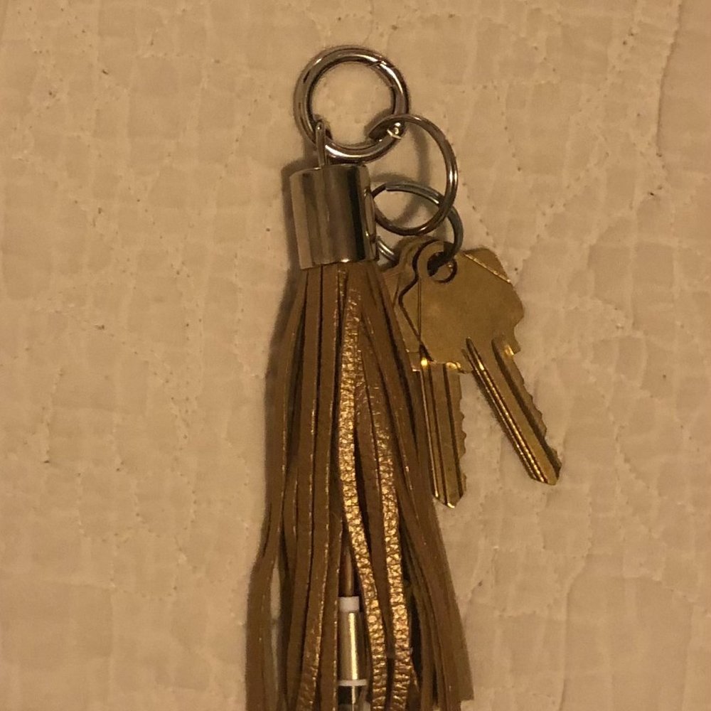 ⛱️3/$10 Summer Sale!⛱️ Tassel iPhone Charger Keychain